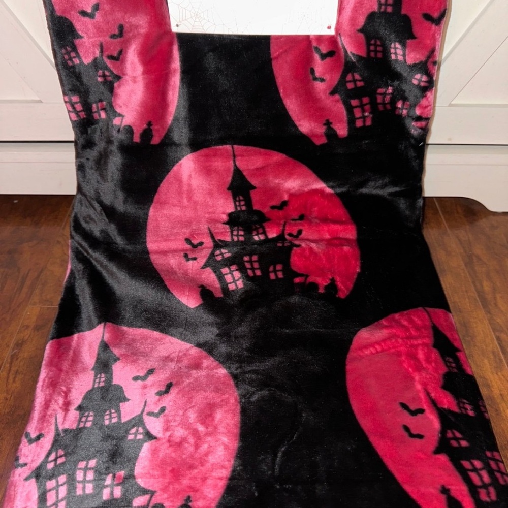 Pink Haunted House Halloween Plush Throw Blanket - Picture 2 of 2